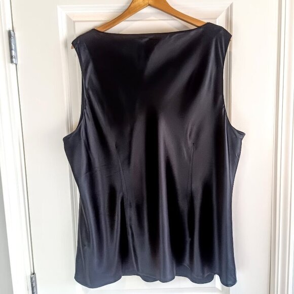 Classiques Entier Black Silk Charmeuse Sleeveless Top - Picture 2 of 4